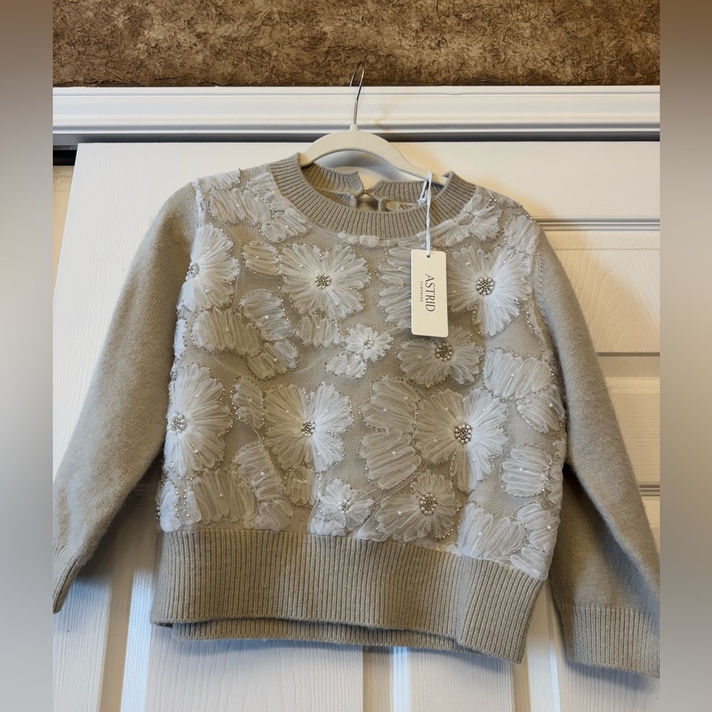 Floral Beige and White Sweater NWT Astrid Medium - Picture 4 of 4